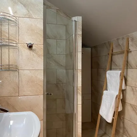 Bb Ii Na Kiepury Apartman *